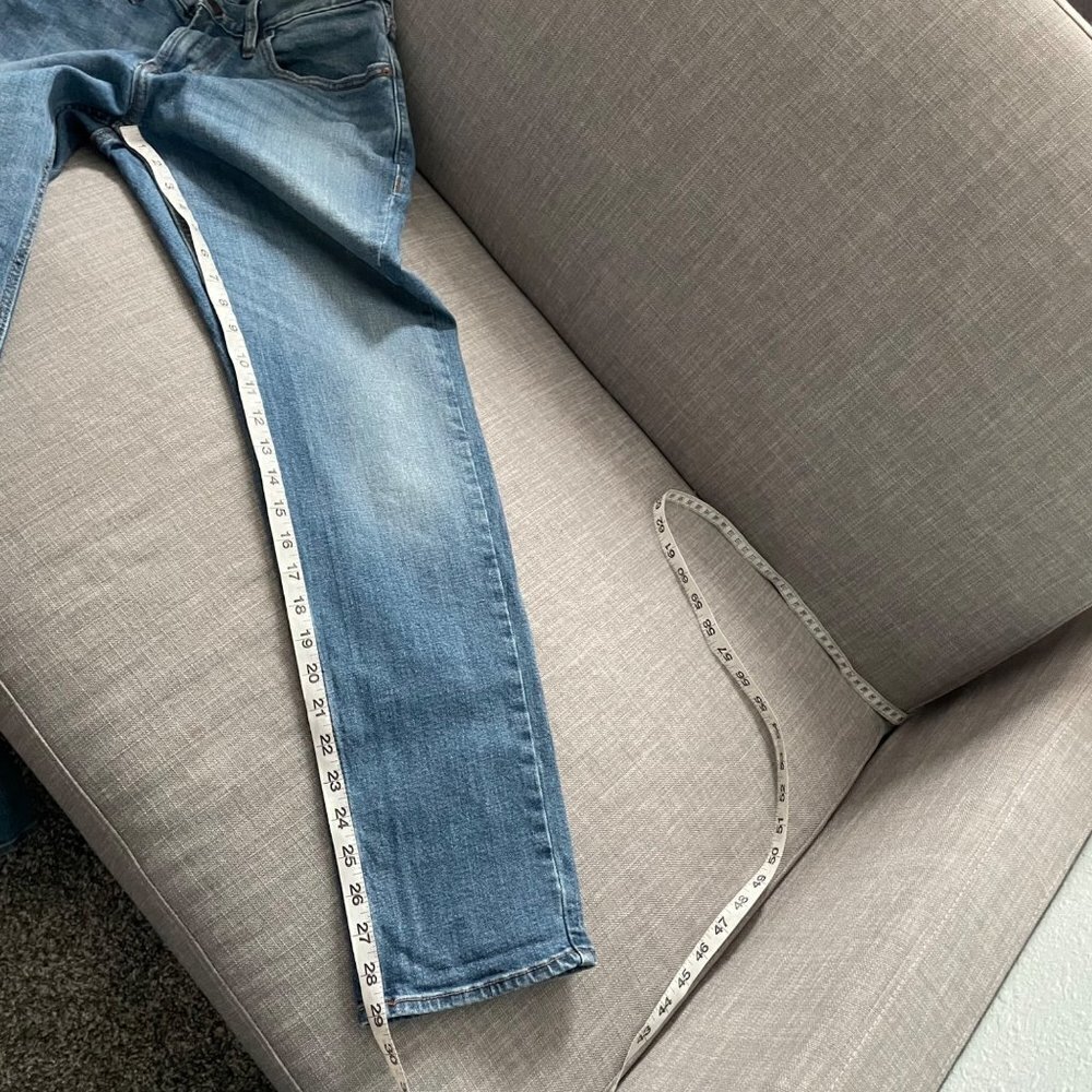 Old Navy Slim Built in Flex Light Wash Jeans Men's Size 30 x 30 Stretch Denim - Picture 8 of 8